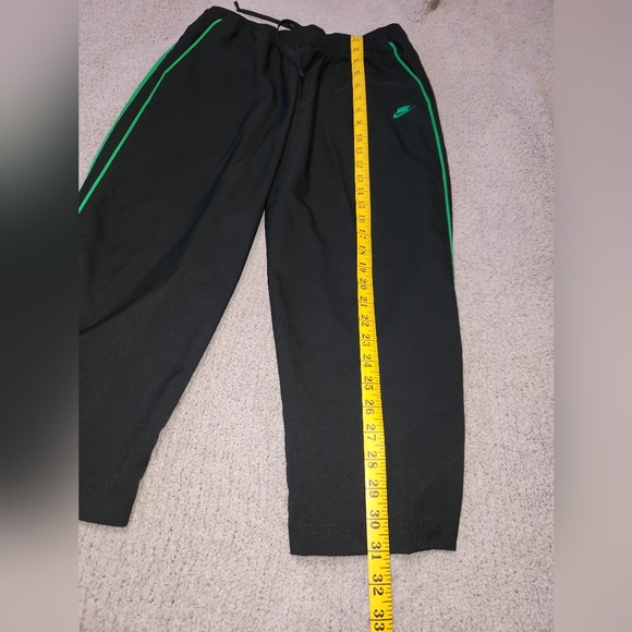 Nike Women's Capri Track Pants - Picture 4 of 7